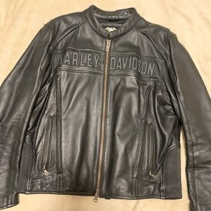 Pre owned, like new . XLarge, 98138-09VM, GM00024026. wore 2 times only.